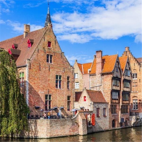 İzmir'den Uçaklı 5 Gece 6 Gün Konaklamalı Avrupa Esintileri Paris Disneyland Turu