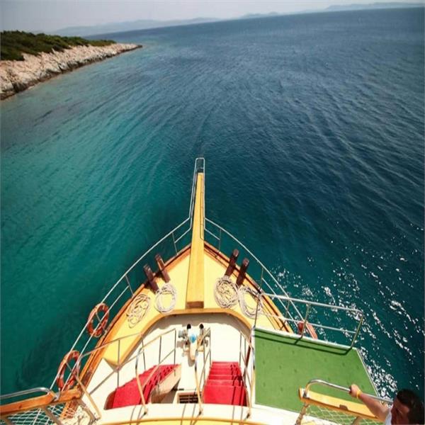 İzmir Çıkışlı günübirlik Öğle Yemeği dahil Çeşme Tekne ve Alaçatı Turu