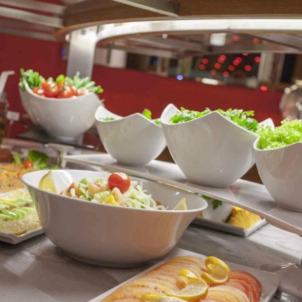 İzmir Ramada Encore Otel’de Çift Kişi Kahvaltı Dahil 1 Gece Konaklama