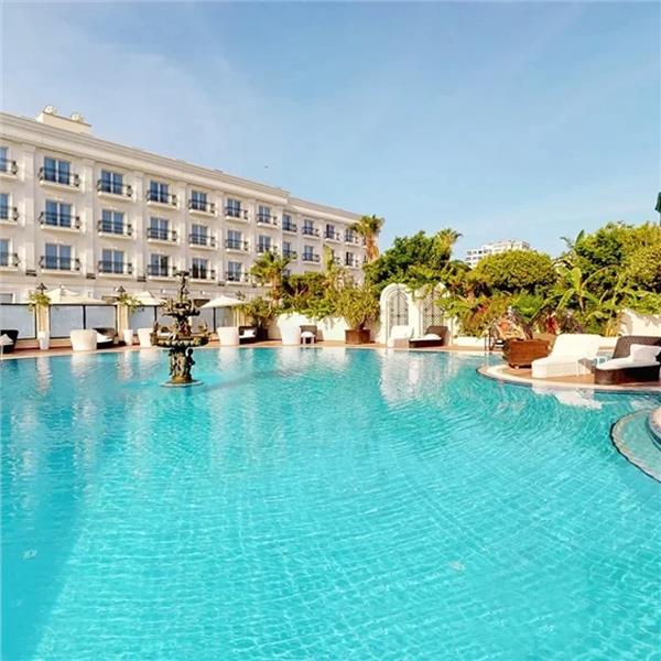 İzmir'den Uçak Bileti ve Otel Transferi Dahil 2 Gece 3 Gün Yarım Pansiyon Konaklamalı Rocks Hotel Casino İrem Derici Yılbaşı Galası 35.150TL'den Başlayan Fiyatlarla