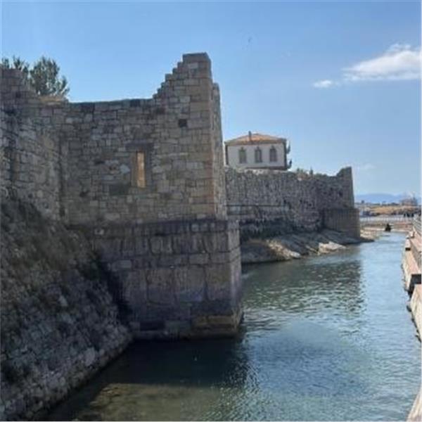 İzmir Çıkışlı Günübirlik Foça, Yeni Foça, Kozbeyli Köyü Turu. Üstelik Öğle Yemeği Dahil.