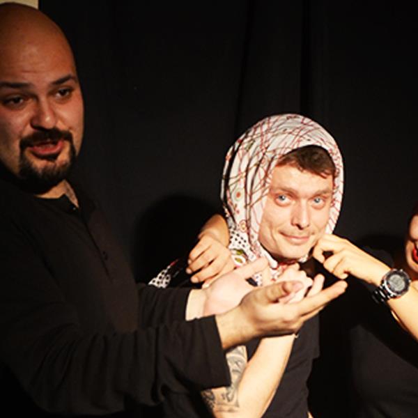 Bir Varmış Bir Yokmuş Tiyatro Oyunu Günce Sanat Tiyatrosunda!