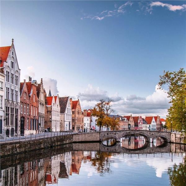 İzmir'den Uçaklı 2 Gece 3 Gün Konaklamalı Brüksel, Brugge, Romantik Paris Turu