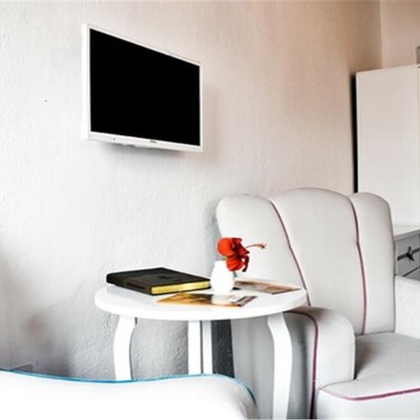 Alaçatı Butik Otelim'de Sizi Huzurla Karşılayacak Çift Kişilik Tatil Keyfi