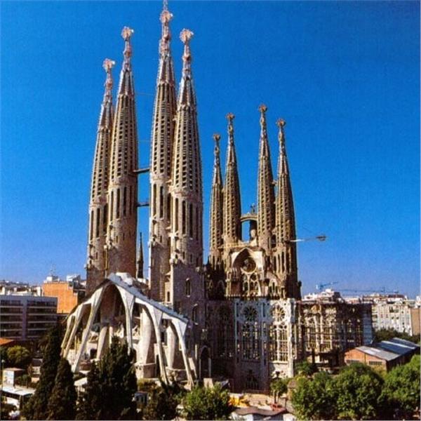 İzmir'den Uçaklı 6 Gece 7 Gün Konaklamalı Büyük İspanya & Endülüs Turu