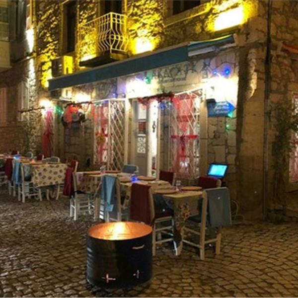 Alaçatı Butik Otelim'de Yerli İçecek Dahil Müzik ve Eğlence Dolu Konaklama Seçenekleri