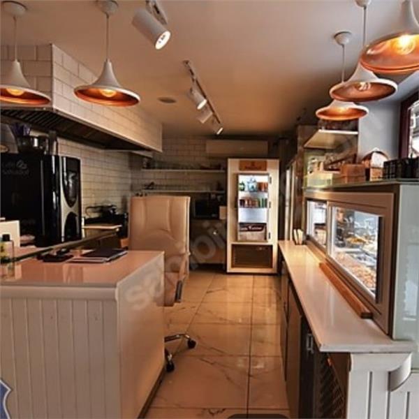 Bornova Üsküplü Cafe’de seçenekli enfes Tatlı ve Pastalar eşliğinde kahve keyfi