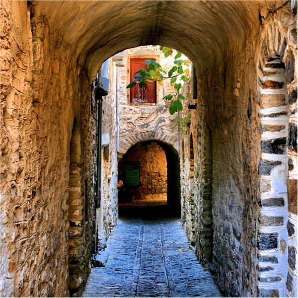 Çeşme'den Hareketli Yılbaşı Özel 2 Gece 3 Gün 4* Grecian Castle Hotel Konaklamalı Sakız Adası Turu Üstelik Yılbaşı Galası ve ya Taverna Seçenekli