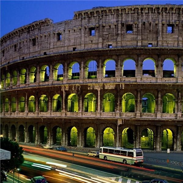 İzmir'den Uçaklı 7 Gece 8 Gün Konaklamalı Görkemli Roma Tarih ve Sanat Turu