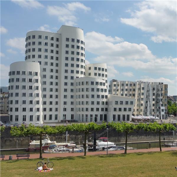 İzmir'den Uçaklı 7 Gece 8 Gün Konaklamalı Benelüks Fransa Almanya Görkemli Üçlü