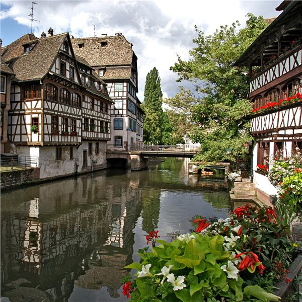 İzmir'den Uçak İle Hareketli 3 Gece 4 Gün Konaklamalı Noel Pazarları Alsace Turu