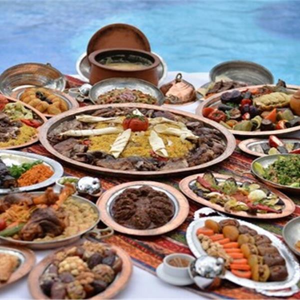 Balçova Wyndham Grand İzmir Özdilek'te Muhteşem Bahçe ve Havuz Manzarasına Nazır Canlı Müzik Eşliğinde Limitsiz Meşrubat Dahil Kişi Başı Açık Büfe İftar