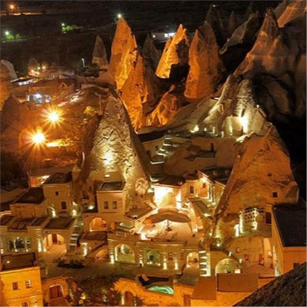 İzmir Çıkışlı Yılbaşı Özel 2 Gece 3 Gün Kapadokya Erciyes Kayak Merkezi Turu