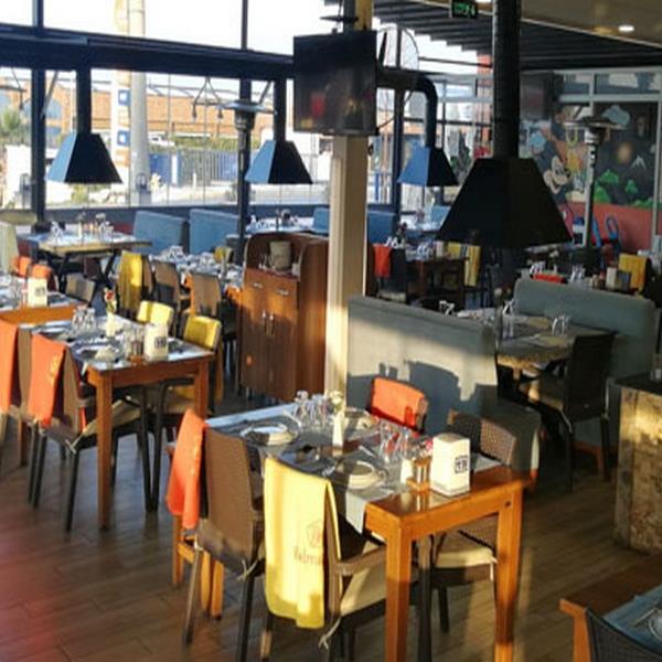 Güzelbahçe Aşkın’ın Yeri Enfes Lezzetler ve Canlı Müzik Eşliğinde Et Menüleri