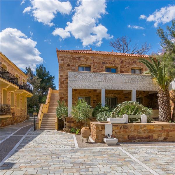 Çeşme'den Hareketli Yılbaşı Özel 2 Gece 3 Gün 4* Grecian Castle Hotel Konaklamalı Sakız Adası Turu Üstelik Yılbaşı Galası ve ya Taverna Seçenekli