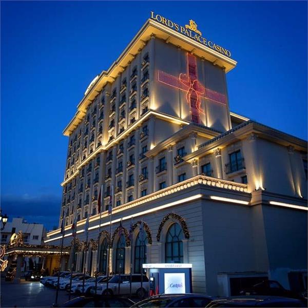 İzmir'den Uçak İle Hareketli Kıbrıs Lord’s Palace Hotel Tam Pansiyon Plus Konaklama Seçenekleri