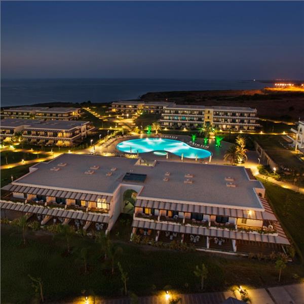 İzmir'den Uçak Bileti ve Otel Transferi Dahil 3 Gece 4 Gün UHD Konaklamalı Nuhun Gemisi Deluxe Hotel Spa Emre Altuğ Yılbaşı Galası 26.999TL'den Başlayan Fiyatlarla