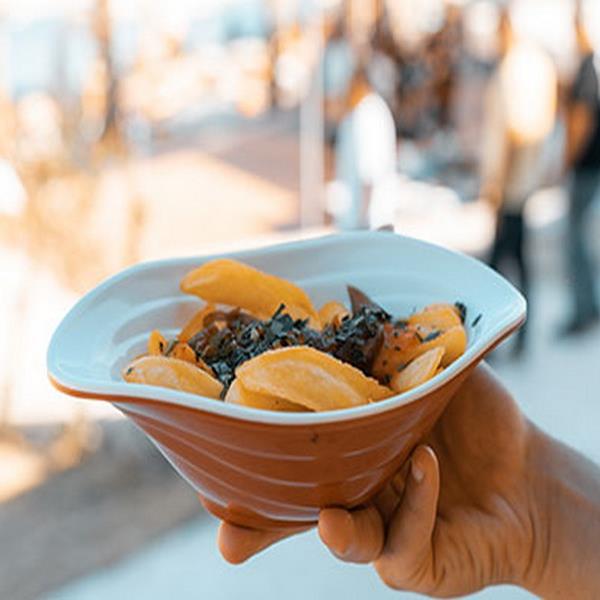 Çeşme Alaçatı Kafe Pi Beach Club 10 Ağustos Pascal Nouma ile Eğlence Girişi ve Gün Boyu Beach Keyfi