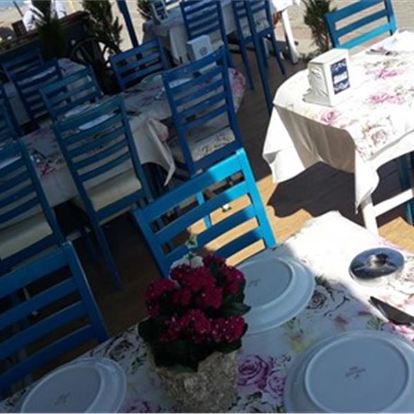 Güzelbahçe Zigana’da Denize Nazır Sınırsız Çay Eşliğinde Enfes Serpme Kahvaltı