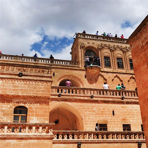 İzmir'den Uçaklı 2 Gece 3 Gün Konaklamalı Butik Mardin & Midyat Turu Ezidi ve Süryani Köyleri Dahil