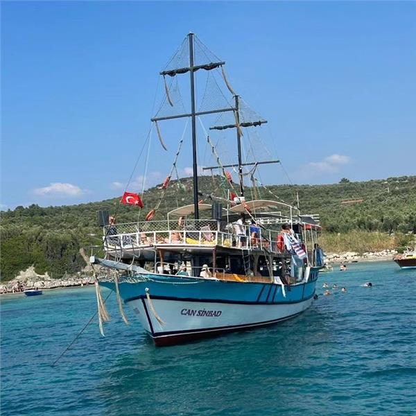 Gün Boyu Yüzme Molalı, Öğle Yemeği Dahil Dikili Tekne Turu
