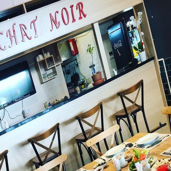 Bornova Myvia 414 Chat Noir Restaurant’da Canlı Müzik Eşliğinde Akşam Yemeği