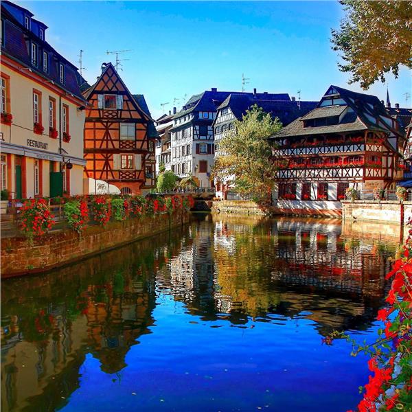 İzmir'den Uçaklı 6 Gece 7 Gün Konaklamalı Fransa İsviçre Almanya Rüyası Turu