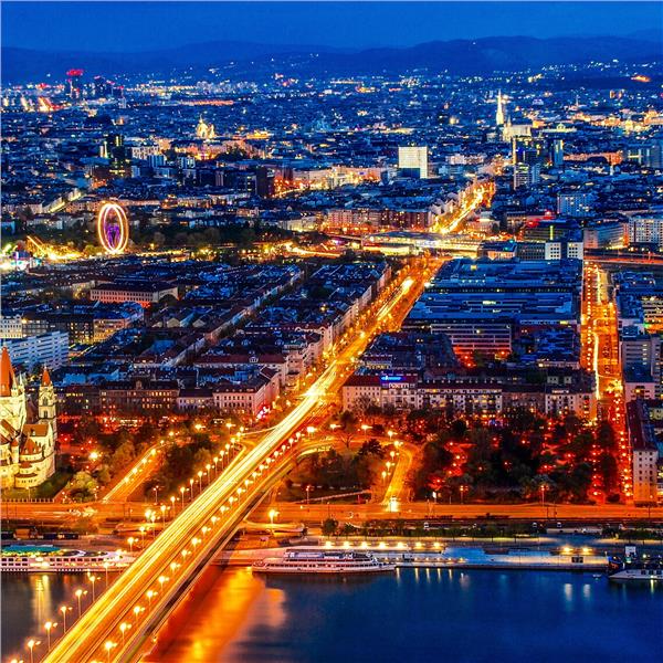 İzmir'den Uçaklı 7 Gece 8 Gün Konaklamalı Viyana & Salzburg & Prag & Budapeşte Turu