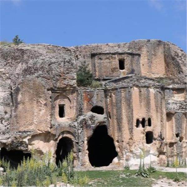 İzmir'den Kalkışlı 1 Gece 2 Gün Konaklamalı Afyon Ayazini Köyü Frig Vadisi Emre Gölü Turu