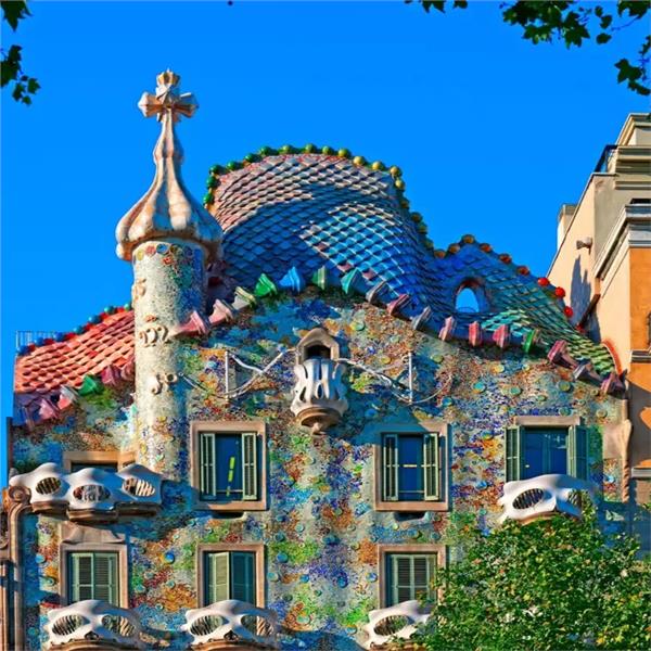 İzmir'den Uçak İle Hareketli 7 Gece 8 Gün Konaklamalı İspanya ve Endülüs İkonları Turu