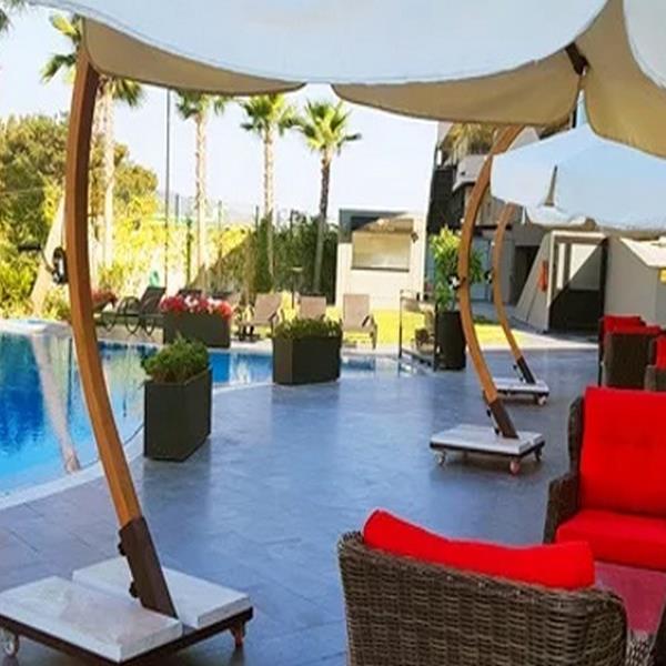 Gaziemir DoubleTree By Hilton İzmir Airport’ta Havuz Keyfi 