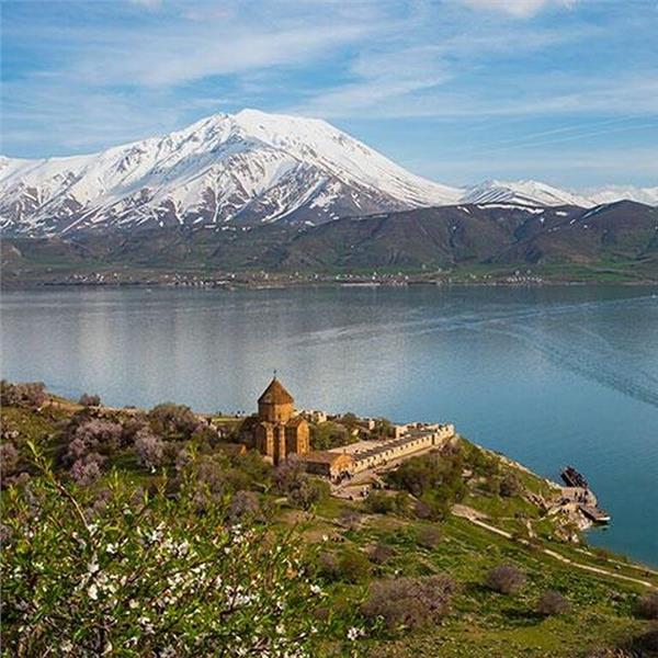 İzmir'den Uçak İle Hareketli 2 Gece 3 Gün 5* Dedeman Hotel Konaklamalı Butik Van Turu