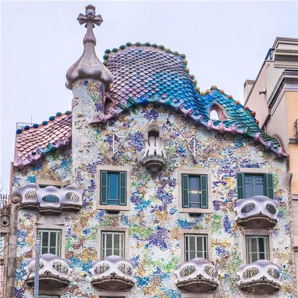 İzmir'den Uçaklı 3 Gece 4 Gün Konaklamalı Mimari Harikalar İle Barselona Turu