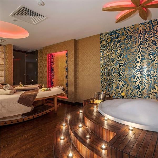 İzmir'den Uçak İle Hareketli Kıbrıs Merit Crystal Cove Hotel'de Ultra Herşey Dahil Konaklama Seçenekleri