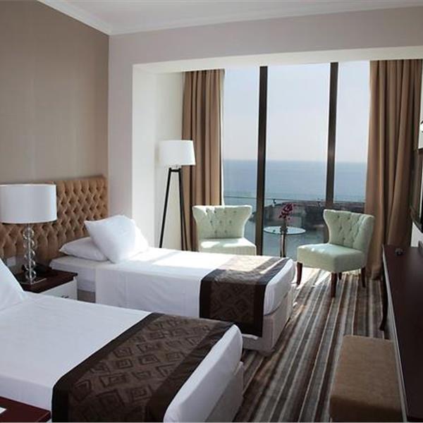 İzmir'den Uçak İle Hareketli Kıbrıs Deniz Kızı Hotel Yarım Pansiyon Konaklama Seçenekleri