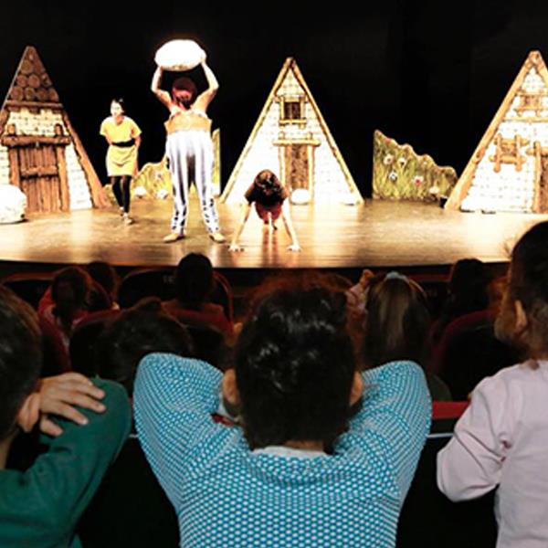 Asterix & Oburix Tembelliğe Karşı Çocuk Oyunu 4 Kasım'da Günce  Sanat Tiyatrosu'nda!