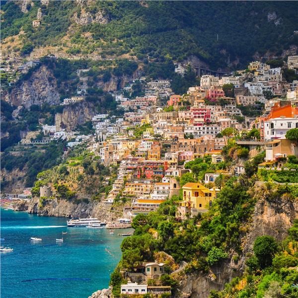 İzmir'den Uçaklı 7 Gece 8 Gün Konaklamalı İtalya'nın İki Yakası Roma İle Bari, Alberobello ve Amalfi Kıyıları Turu