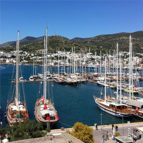 İzmir'den Otobüs Kalkışlı 3 Gece 4 Gün Konaklamalı Bodrum Didim Marmaris Kuşadası Turu