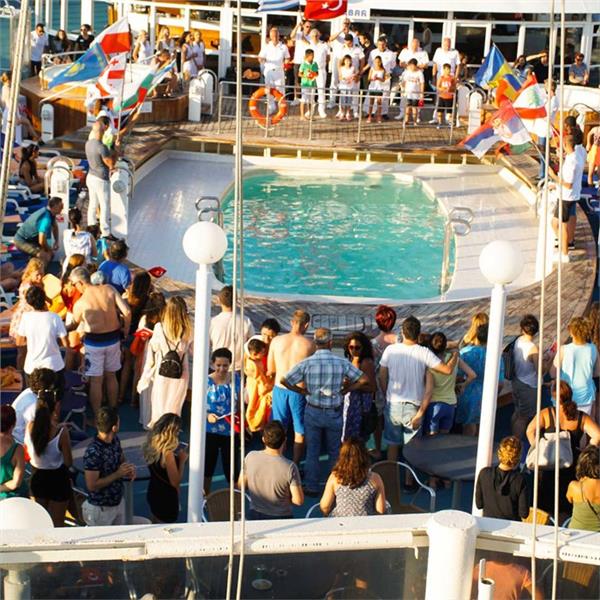 Gemini İle Çeşme Kalkışlı 3 Gece 4 Gün Konaklamalı 449€'dan Başlayan Fiyatlarla Patmos, Atina, Mikonos, Santorini, Rodos ile Yunan Adaları Turu