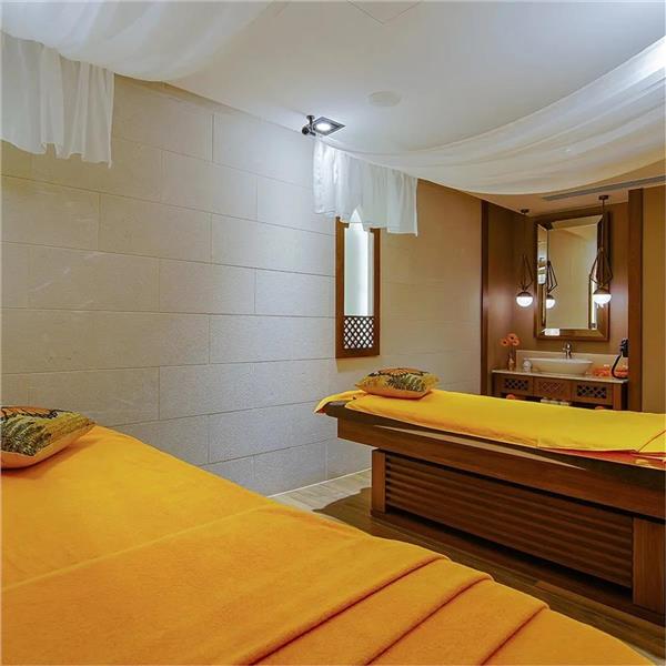 İzmir'den Uçak Biletleri Ve Transfer Dahil 2 Gece 3 Gün Konser Seçenekleri İle Kıbrıs Limak Cyprus Deluxe Hotel Ultra Herşey Dahil Konaklama 69.999 TL'den Başlayan Fiyatlar İle