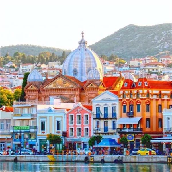 Dikili Çıkışlı 2 Gece 3 Gün Konaklamalı Midilli Turu. Üstelik Yunan Taverna Eğlencesi dahil.