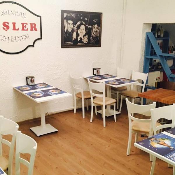 Alsancak Düşler Meyhanesi’nde Balık veya Et İçeceğini Al-Gel Menüleri