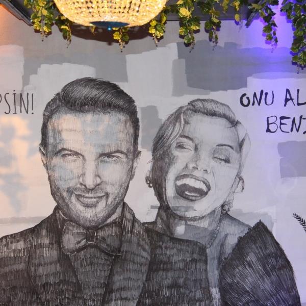 Bayraklı Efendiler Kulübü Yeni Nesil Meyhane! Yeni Nesil Eğlence Canlı Müzik Eşliğinde Enfes Et Menü