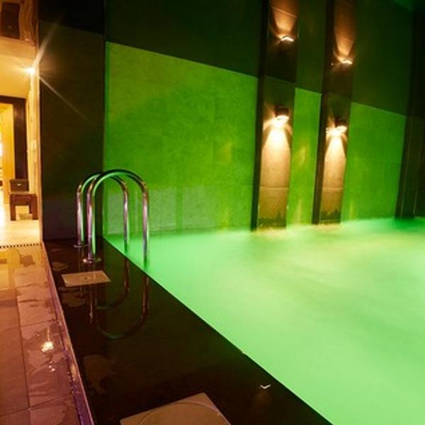 Life Corner Hotel’de Masaj, Türk Hamamı Şok Havuzu ve Sauna Kullanımı