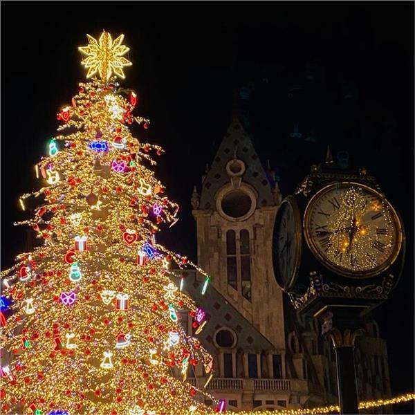 İzmir'den Uçaklı 4 Gece 5 Gün Konaklamalı Vizesiz Batum Tiflis Noel Pazarları Turu