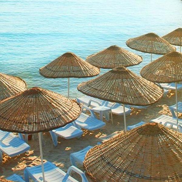 Çeşme Dilaila Beach Giriş, Şezlong, Şemsiye veya Kahvaltı