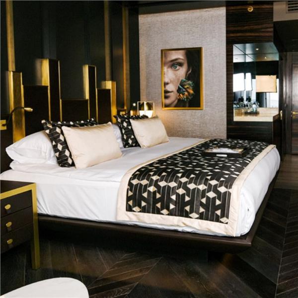 İzmir'den Uçak Bileti ve Otel Transferi Dahil 2 Gece 3 Gün Yarım Pansiyon Konaklamalı Rocks Hotel Casino İrem Derici Yılbaşı Galası 35.150TL'den Başlayan Fiyatlarla