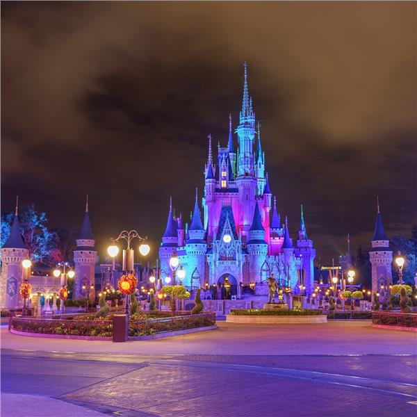 İzmir'den Uçak İle Kalkışlı 4 Gece 5 Gün Konaklamalı Sömestr Özel Amsterdam & Brüksel & Paris & Disneyland Turu