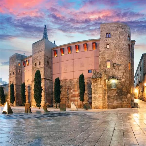 İzmir'den Uçak İle Hareketli 7 Gece 8 Gün Konaklamalı İspanya ve Endülüs İkonları Turu