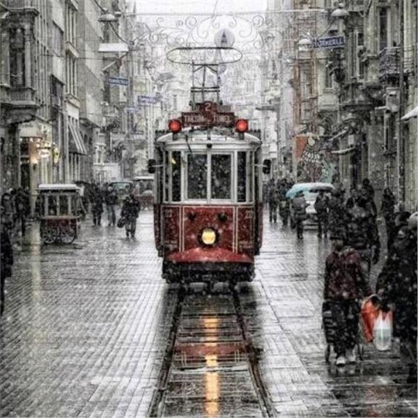 İzmir'den Kalkışlı 2 Gece 3 Gün Konaklamalı Lale ve Erguvan Zamanı İstanbul Turu